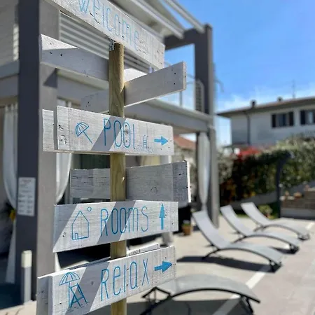 A Casa Di Sabina ゲストハウス デセンツァーノ・デル・ガルダ